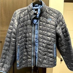 Kids navy The North Face brand jacket. Size medium, in great condition!